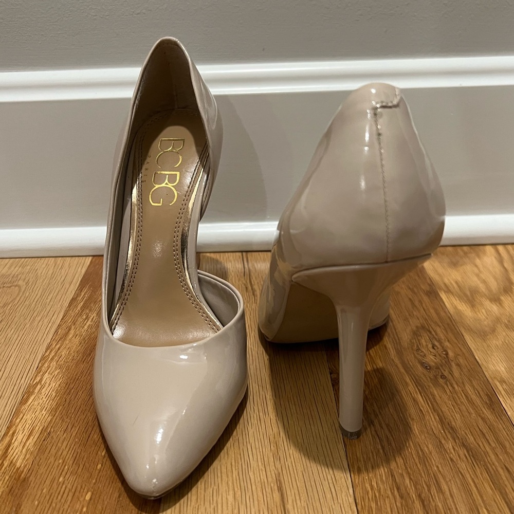 BCBG Paris pointed toe heels size 7